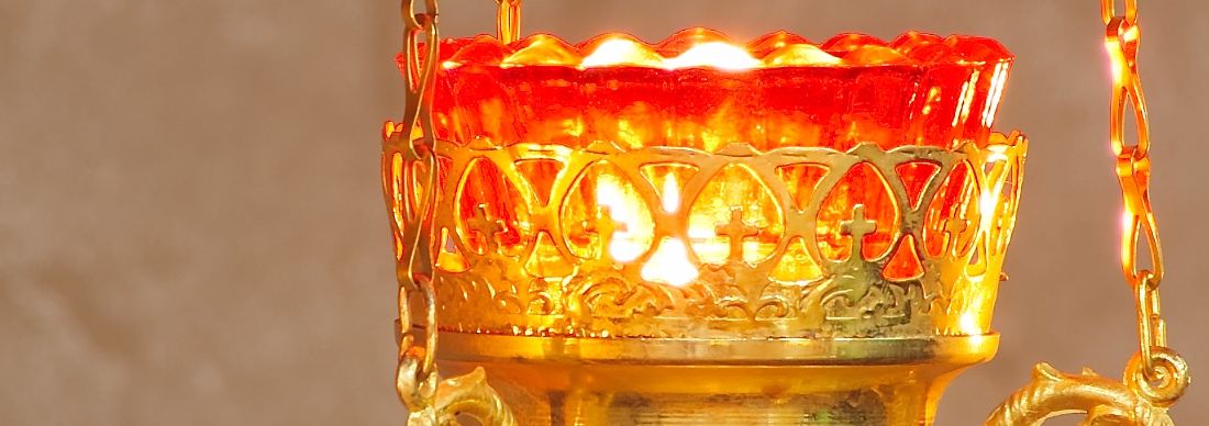 Golden lamp closeup banner